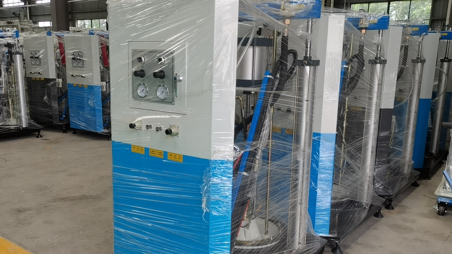 立式丁基膠涂布機膠水出膠斷斷續(xù)續(xù)應(yīng)該怎樣辦